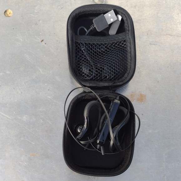 Soundbeats Wireless Bluetooth Earbuds with Charging Case - Picture 1 of 2